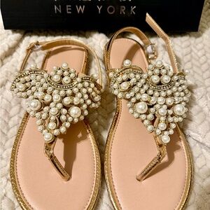 Elegant Gold Sandals with Pearl Embellishments